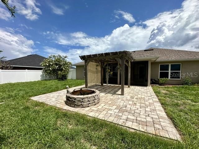 For Sale: $325,000 (3 beds, 2 baths, 1451 Square Feet)