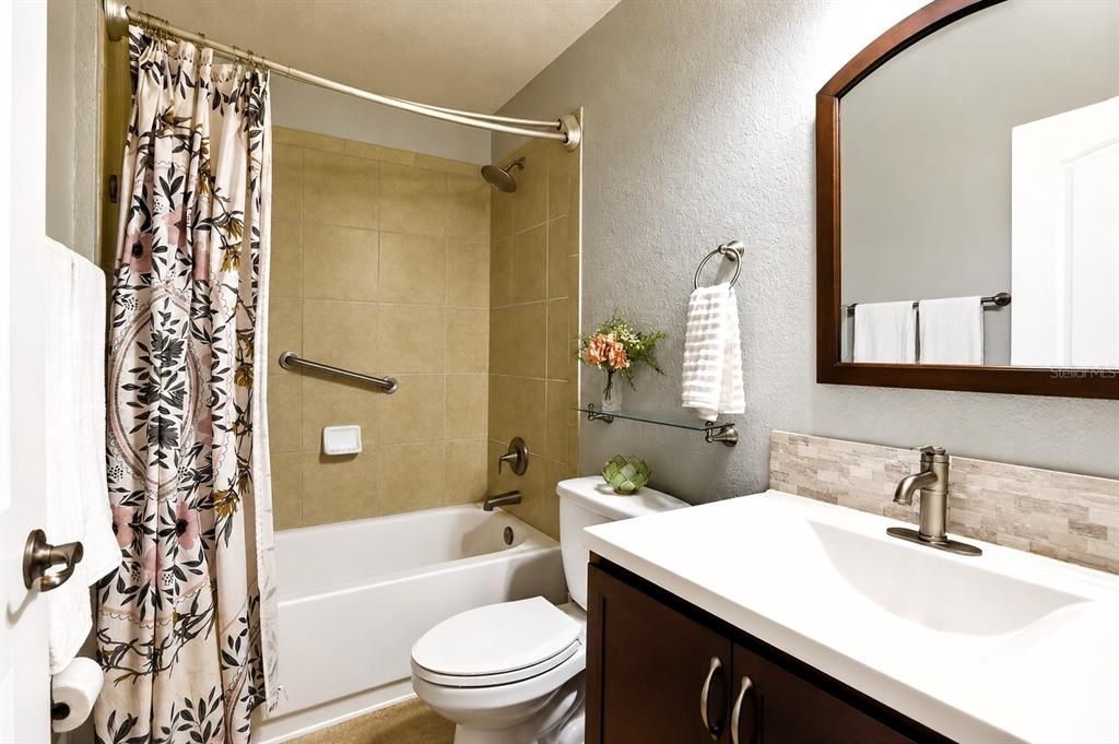 For Sale: $325,000 (3 beds, 2 baths, 1451 Square Feet)
