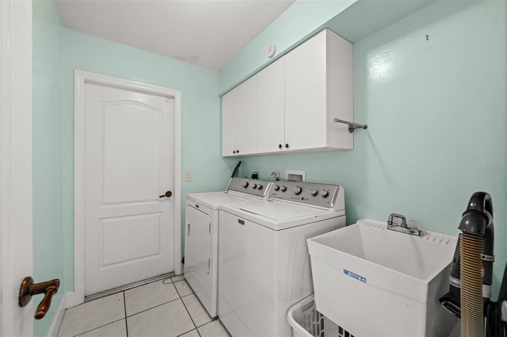 For Sale: $285,000 (3 beds, 2 baths, 1311 Square Feet)