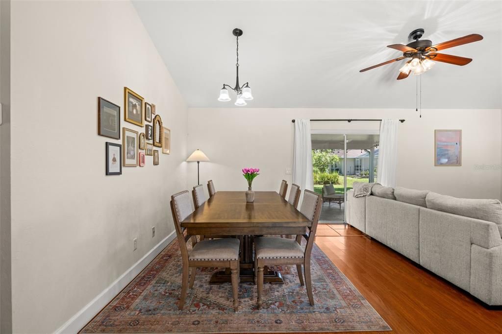 For Sale: $285,000 (3 beds, 2 baths, 1311 Square Feet)