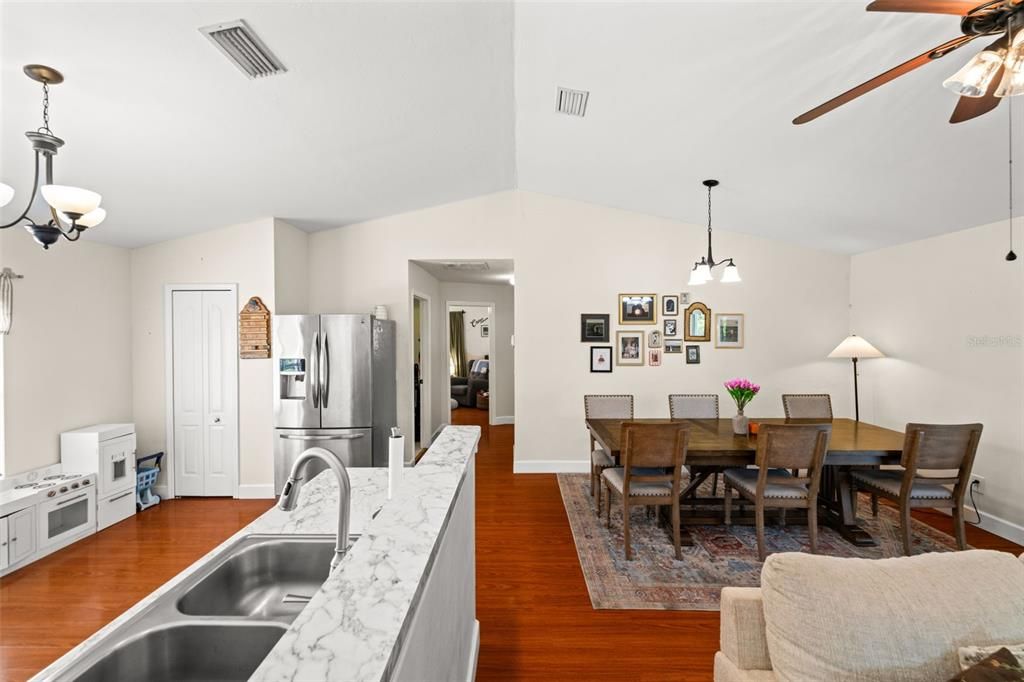 For Sale: $285,000 (3 beds, 2 baths, 1311 Square Feet)