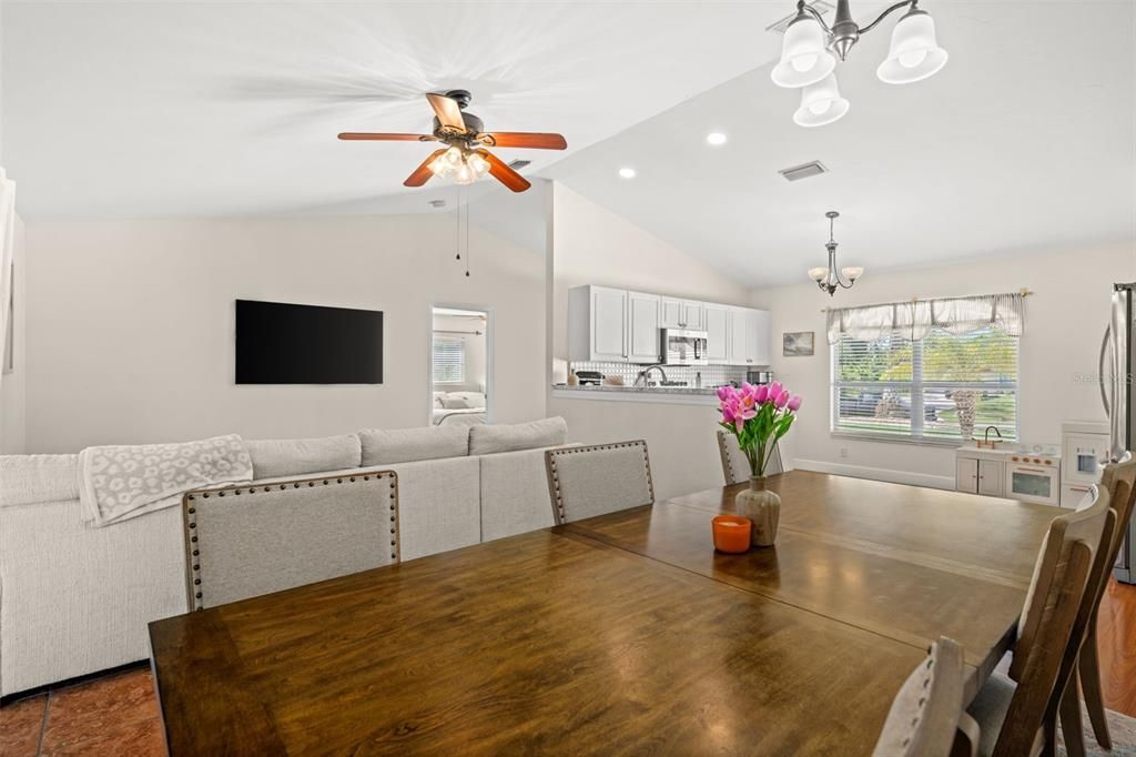 For Sale: $285,000 (3 beds, 2 baths, 1311 Square Feet)