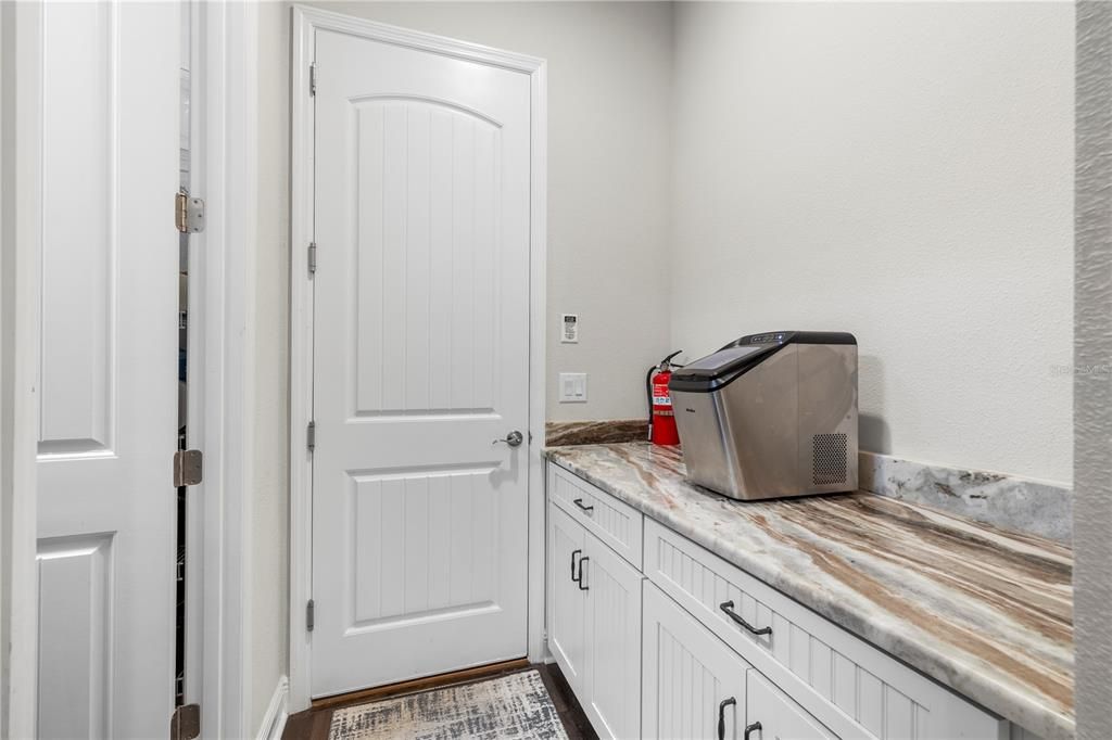 For Sale: $875,000 (7 beds, 5 baths, 4846 Square Feet)