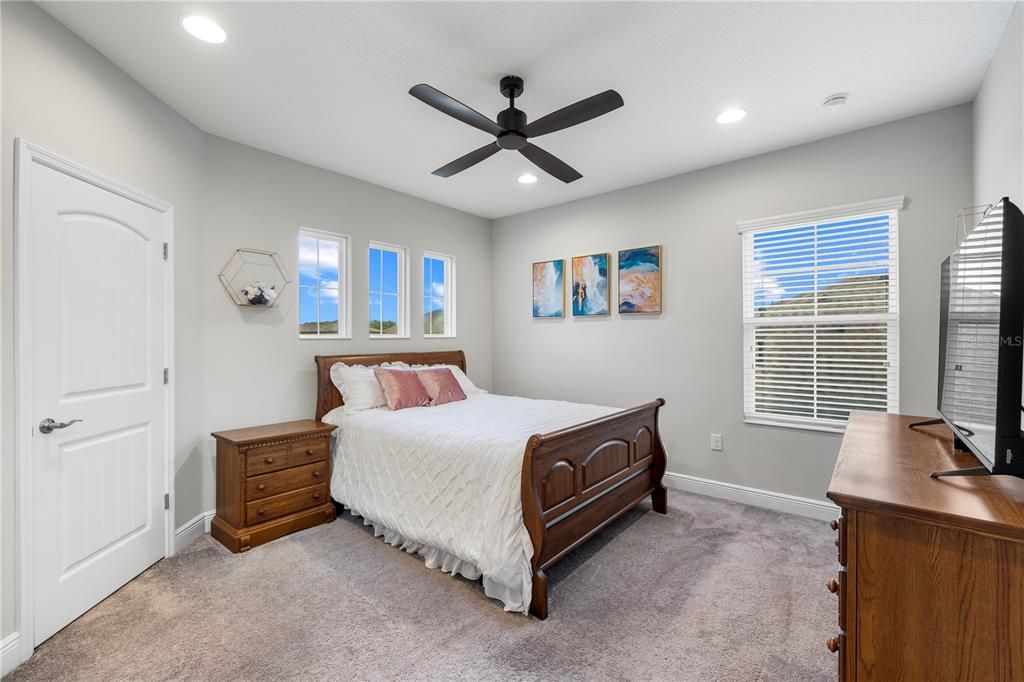 For Sale: $875,000 (7 beds, 5 baths, 4846 Square Feet)