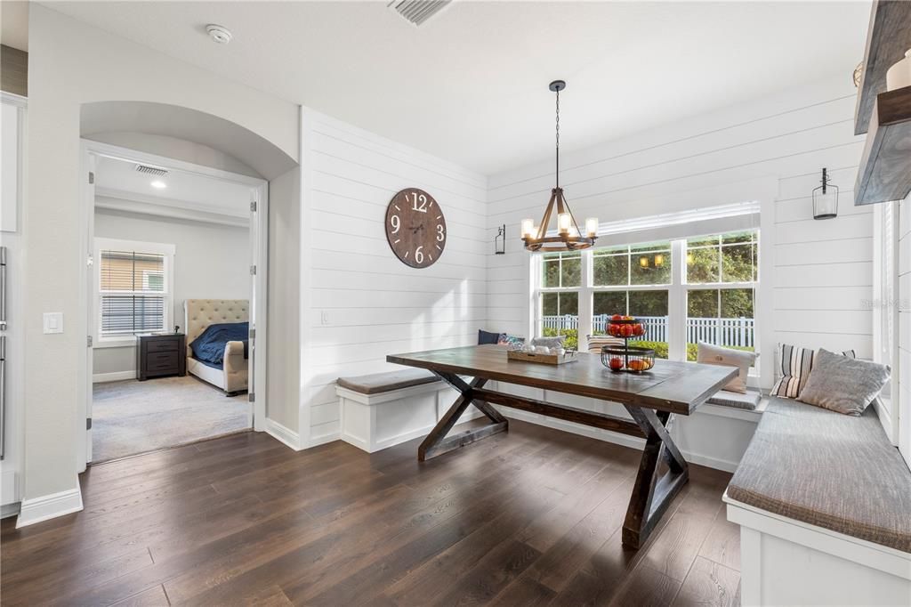 For Sale: $875,000 (7 beds, 5 baths, 4846 Square Feet)