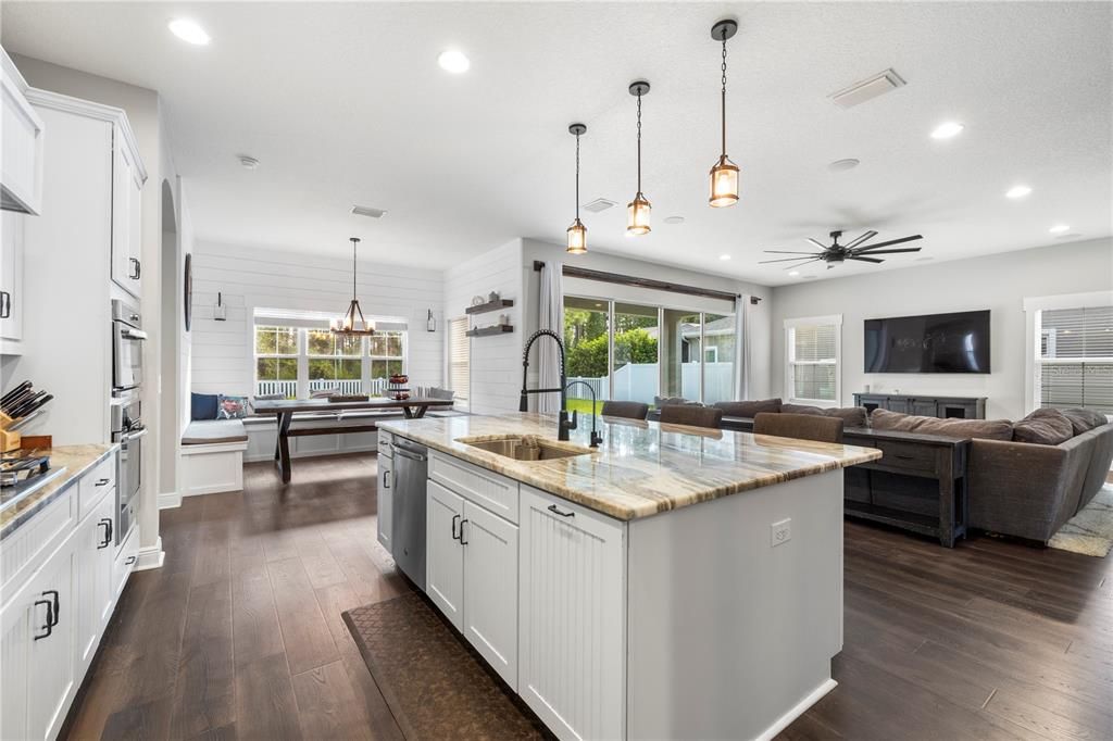 For Sale: $875,000 (7 beds, 5 baths, 4846 Square Feet)