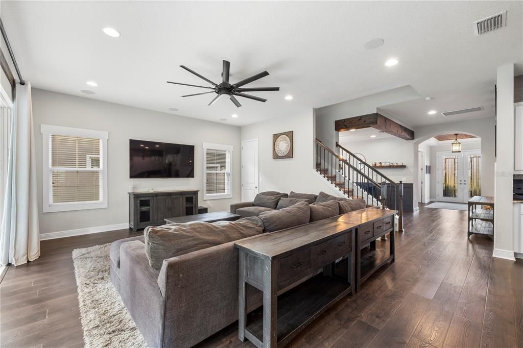 For Sale: $875,000 (7 beds, 5 baths, 4846 Square Feet)