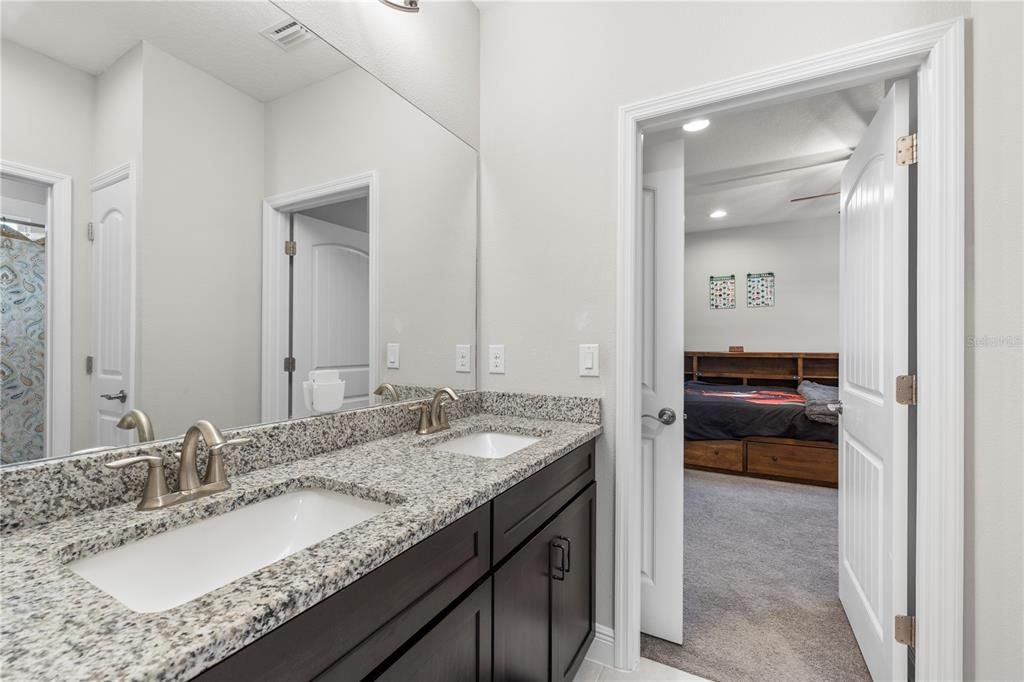For Sale: $875,000 (7 beds, 5 baths, 4846 Square Feet)