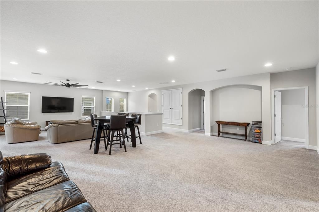For Sale: $875,000 (7 beds, 5 baths, 4846 Square Feet)