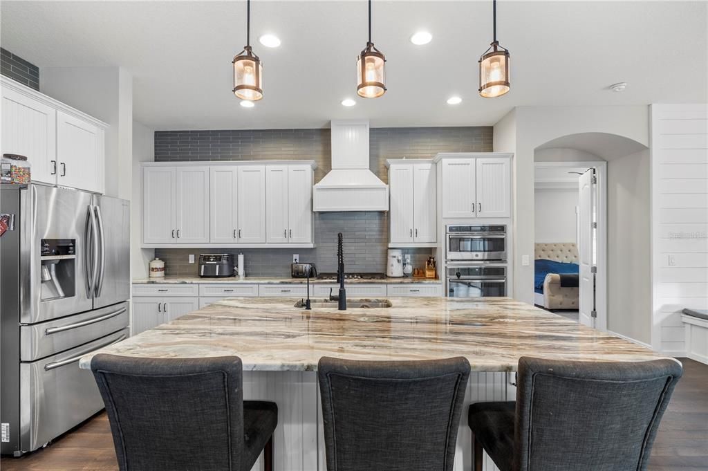 For Sale: $875,000 (7 beds, 5 baths, 4846 Square Feet)