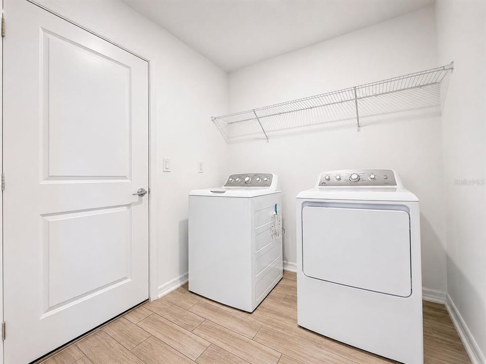 For Rent: $2,500 (4 beds, 2 baths, 1935 Square Feet)