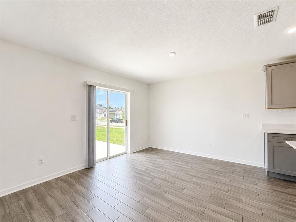 For Rent: $2,500 (4 beds, 2 baths, 1935 Square Feet)