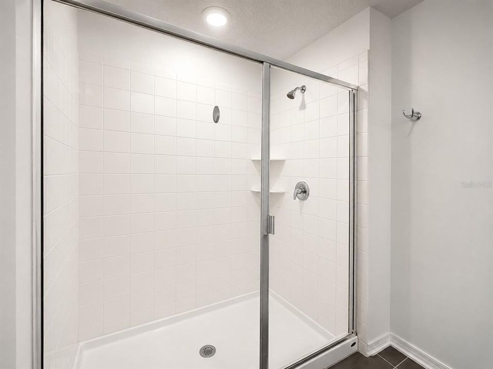 For Rent: $2,500 (4 beds, 2 baths, 1935 Square Feet)