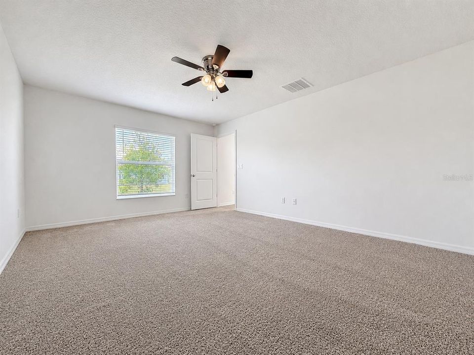 For Rent: $2,500 (4 beds, 2 baths, 1935 Square Feet)