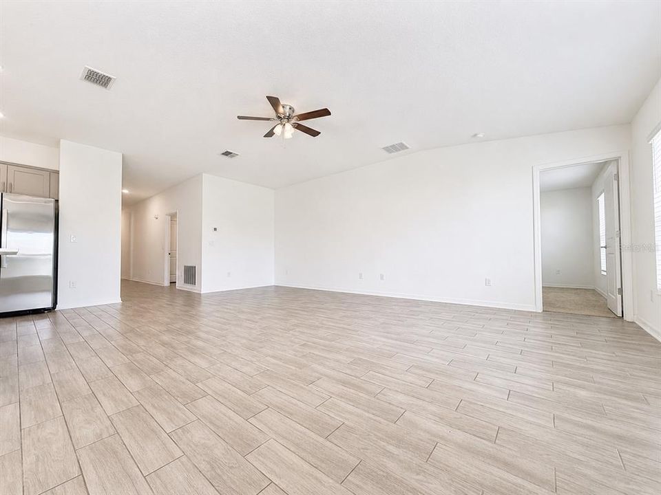 For Rent: $2,500 (4 beds, 2 baths, 1935 Square Feet)