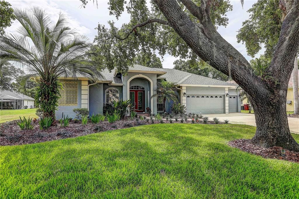 For Sale: $569,990 (4 beds, 3 baths, 2768 Square Feet)