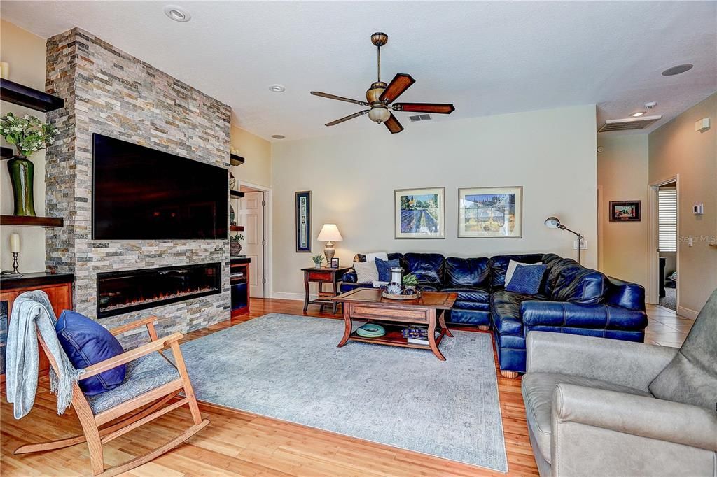 For Sale: $569,990 (4 beds, 3 baths, 2768 Square Feet)
