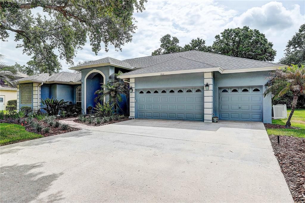 For Sale: $569,990 (4 beds, 3 baths, 2768 Square Feet)
