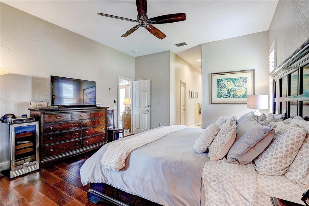 For Sale: $569,990 (4 beds, 3 baths, 2768 Square Feet)