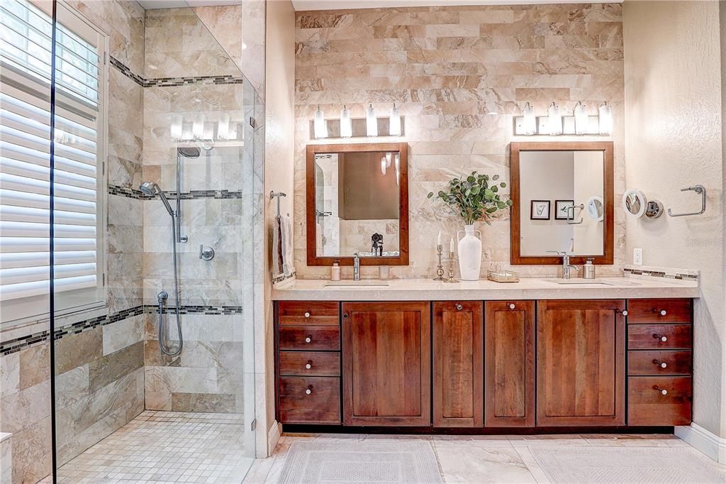 For Sale: $569,990 (4 beds, 3 baths, 2768 Square Feet)