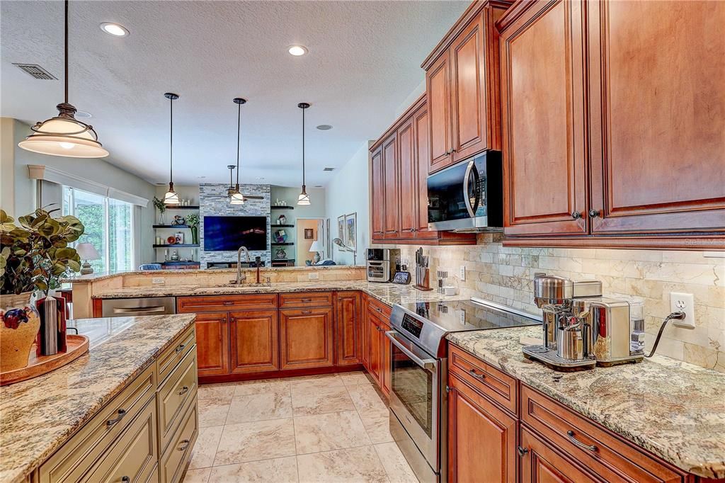 For Sale: $569,990 (4 beds, 3 baths, 2768 Square Feet)