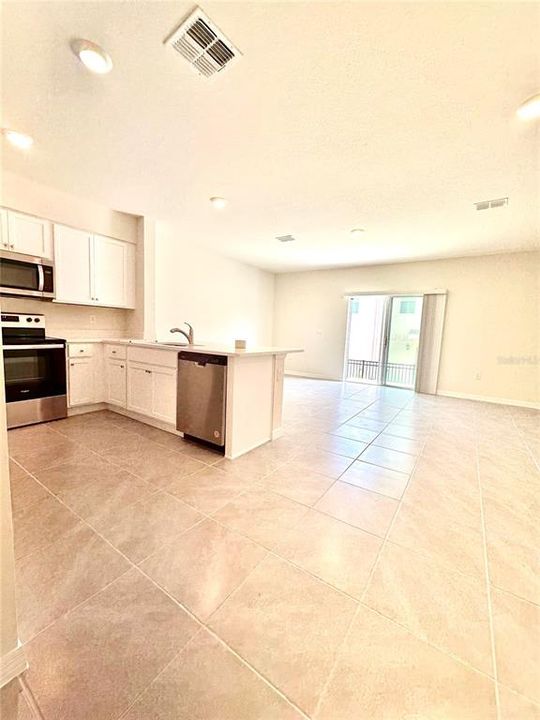 В аренду: $1,900 (3 спален, 2 ванн, 1515 Квадратных фут)