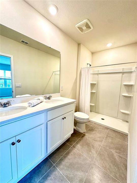 В аренду: $1,900 (3 спален, 2 ванн, 1515 Квадратных фут)