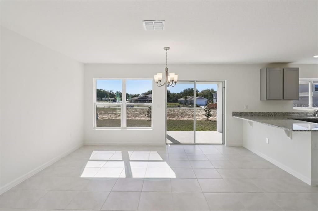 En Venta: $339,793 (4 camas, 2 baños, 2107 Pies cuadrados)