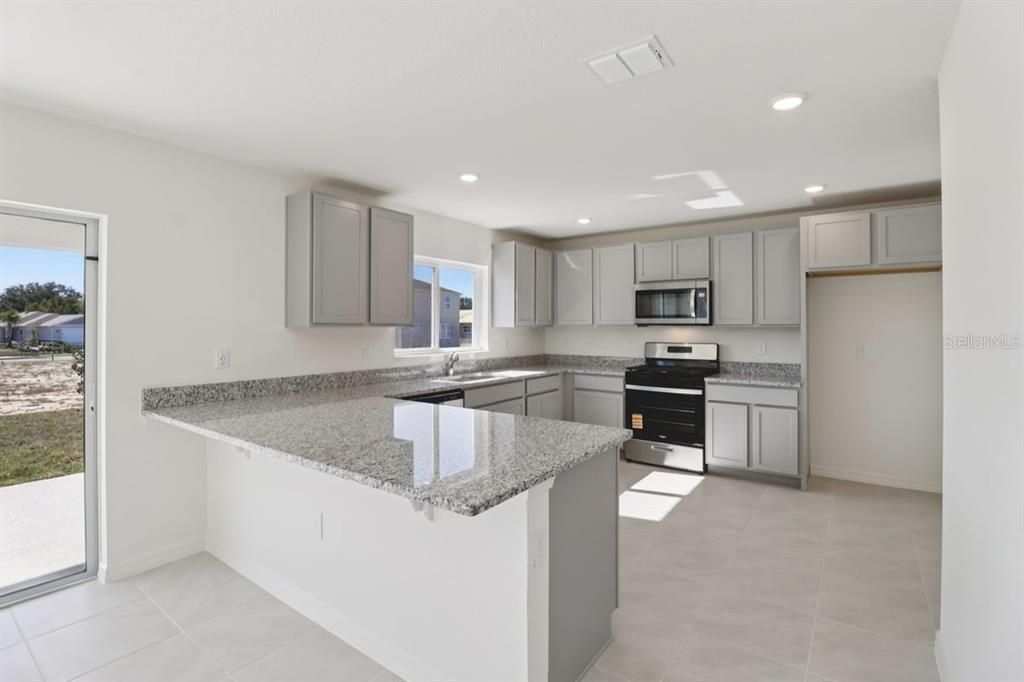 En Venta: $339,793 (4 camas, 2 baños, 2107 Pies cuadrados)