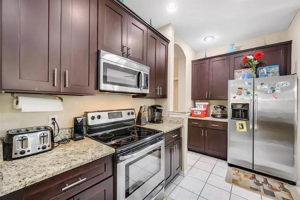 For Rent: $3,500 (4 beds, 2 baths, 2509 Square Feet)