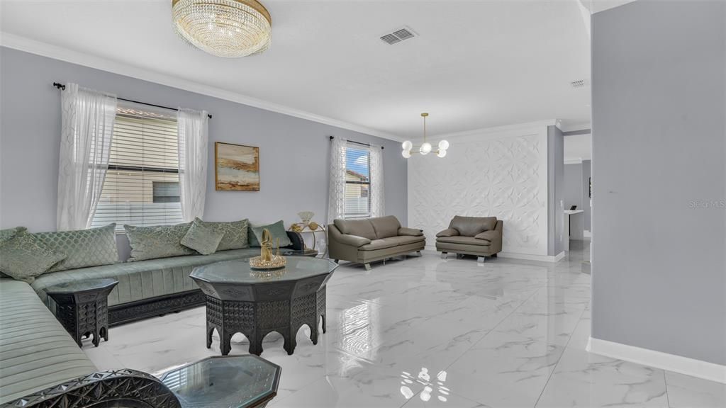 For Sale: $935,000 (6 beds, 4 baths, 4259 Square Feet)