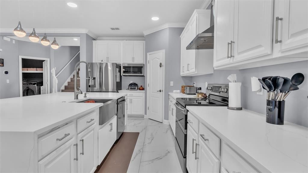 For Sale: $935,000 (6 beds, 4 baths, 4259 Square Feet)