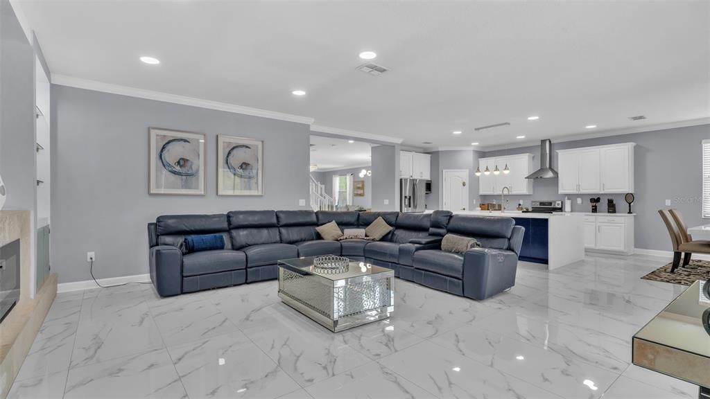 For Sale: $935,000 (6 beds, 4 baths, 4259 Square Feet)