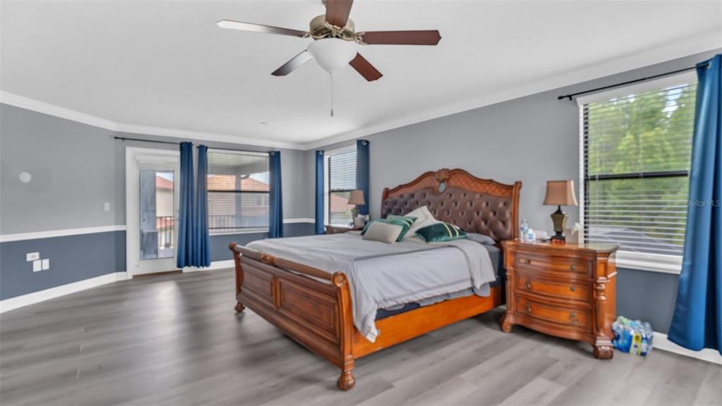 For Sale: $935,000 (6 beds, 4 baths, 4259 Square Feet)