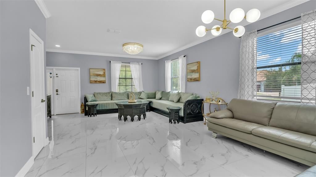 For Sale: $935,000 (6 beds, 4 baths, 4259 Square Feet)