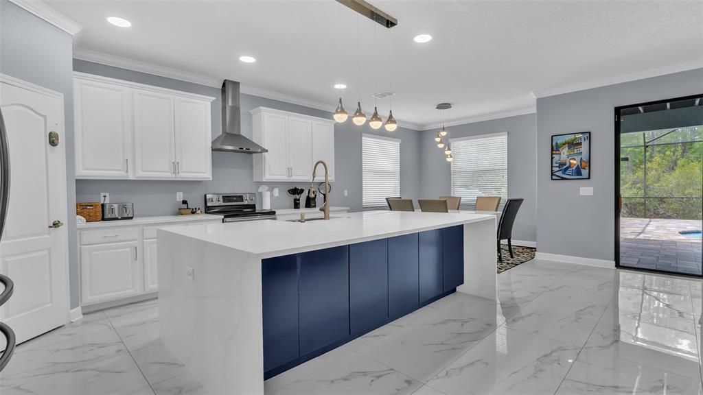 For Sale: $935,000 (6 beds, 4 baths, 4259 Square Feet)