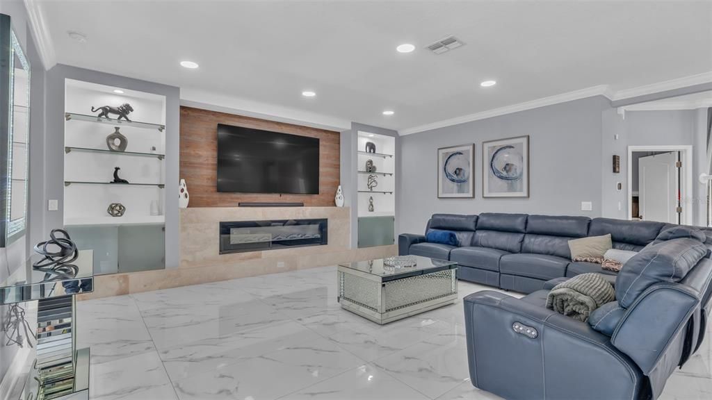 For Sale: $935,000 (6 beds, 4 baths, 4259 Square Feet)