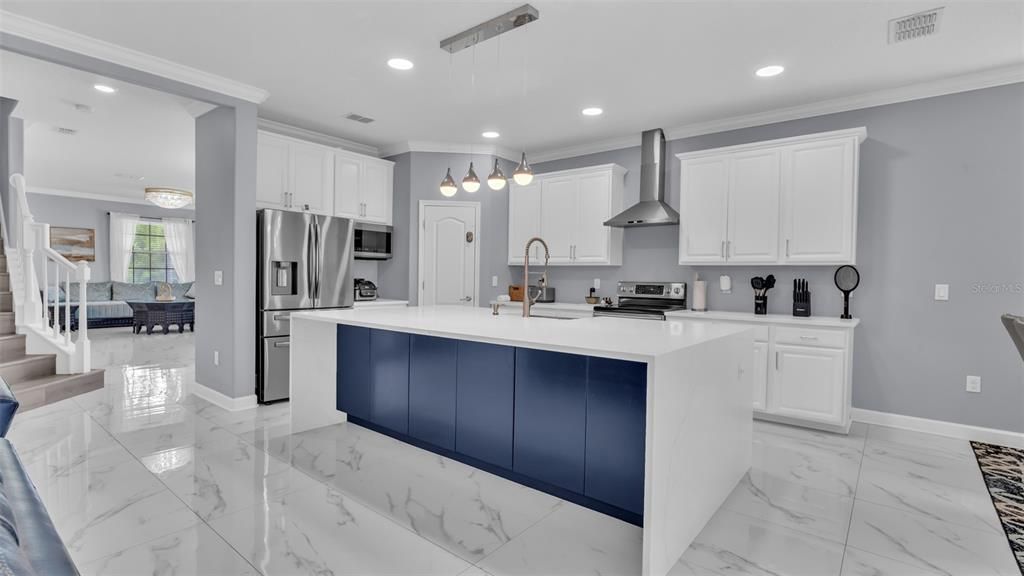 For Sale: $935,000 (6 beds, 4 baths, 4259 Square Feet)