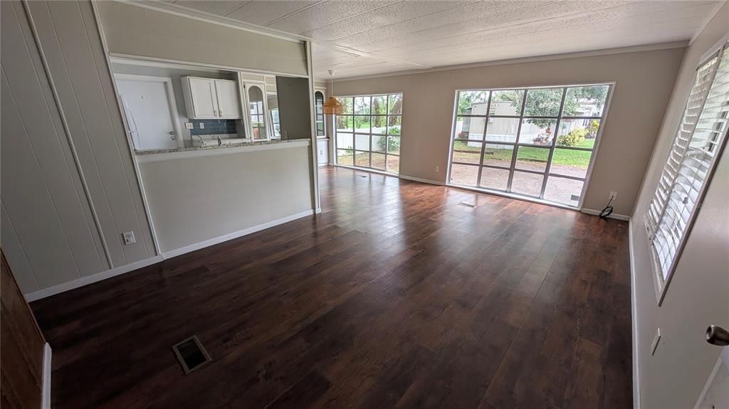 For Rent: $1,350 (2 beds, 2 baths, 1350 Square Feet)