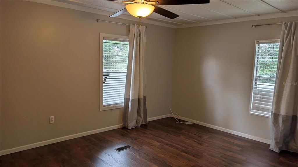 For Rent: $1,350 (2 beds, 2 baths, 1350 Square Feet)