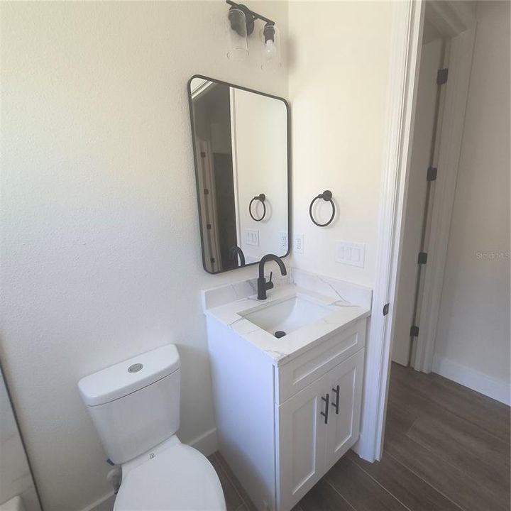 Activo con contrato: $599,900 (4 camas, 3 baños, 2633 Pies cuadrados)