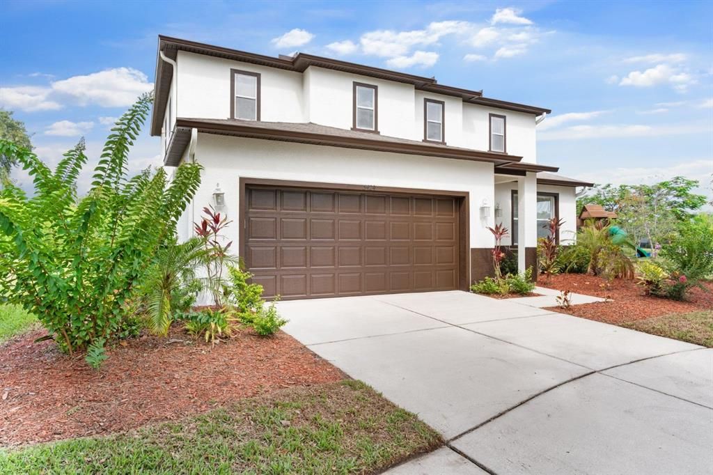 For Sale: $459,000 (3 beds, 2 baths, 2575 Square Feet)