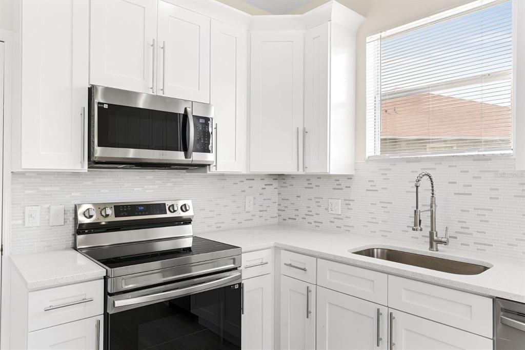 For Sale: $459,000 (3 beds, 2 baths, 2575 Square Feet)