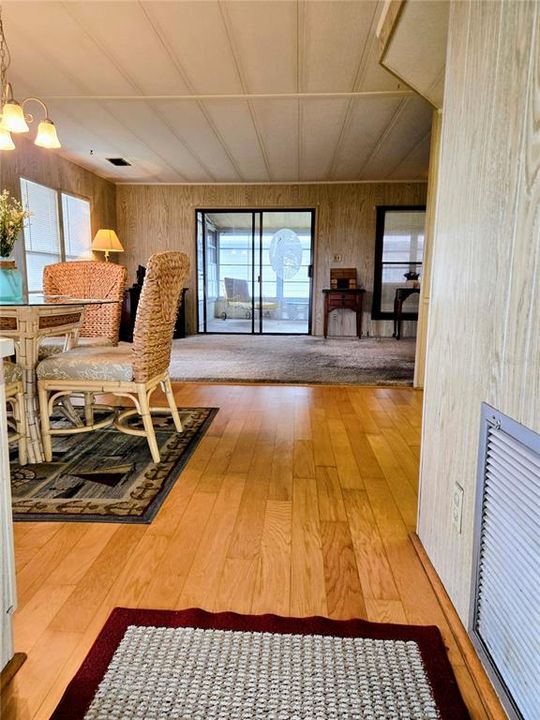For Sale: $87,000 (2 beds, 2 baths, 1056 Square Feet)