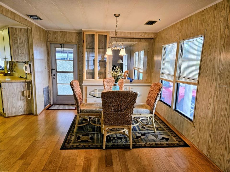 For Sale: $87,000 (2 beds, 2 baths, 1056 Square Feet)