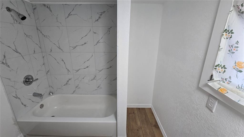 На продажу: $114,000 (3 спален, 2 ванн, 924 Квадратных фут)