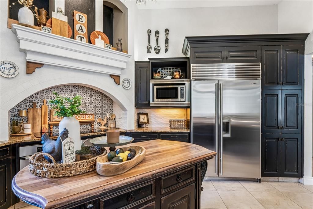 For Sale: $2,750,000 (6 beds, 5 baths, 6200 Square Feet)