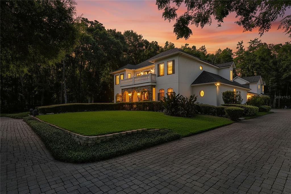 For Sale: $2,750,000 (6 beds, 5 baths, 6200 Square Feet)