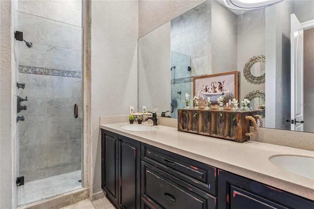 For Sale: $2,750,000 (6 beds, 5 baths, 6200 Square Feet)