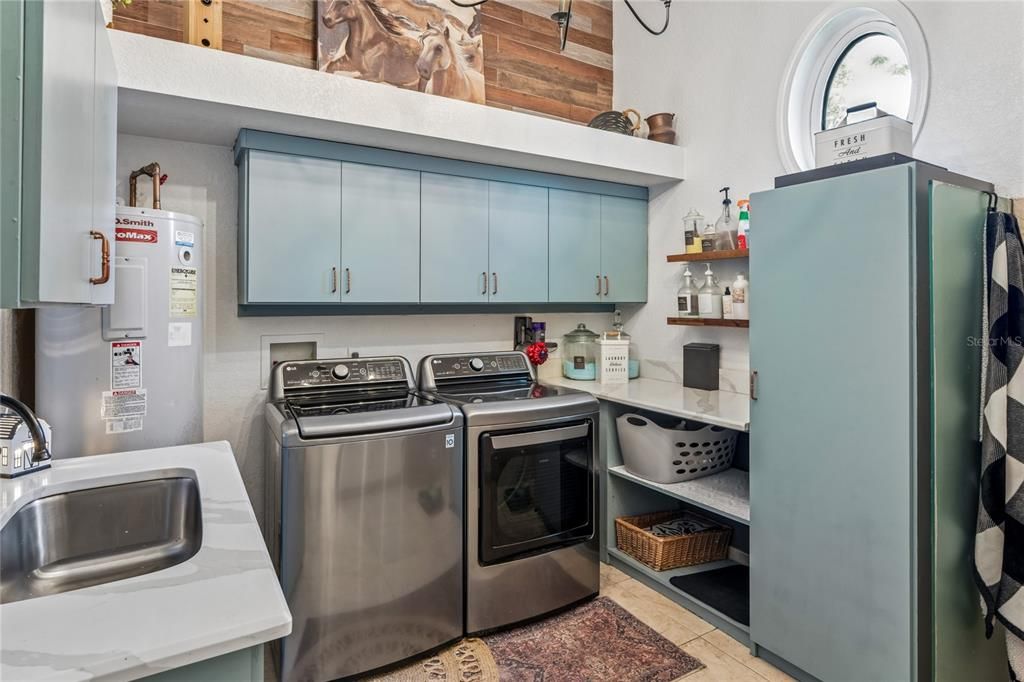 For Sale: $2,750,000 (6 beds, 5 baths, 6200 Square Feet)